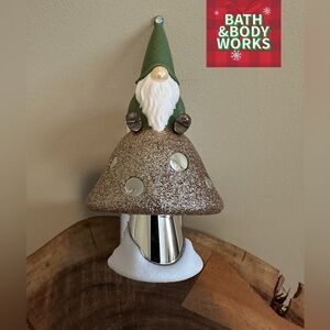 B&BW Winter Mushroom Gnome Wallflower Plug